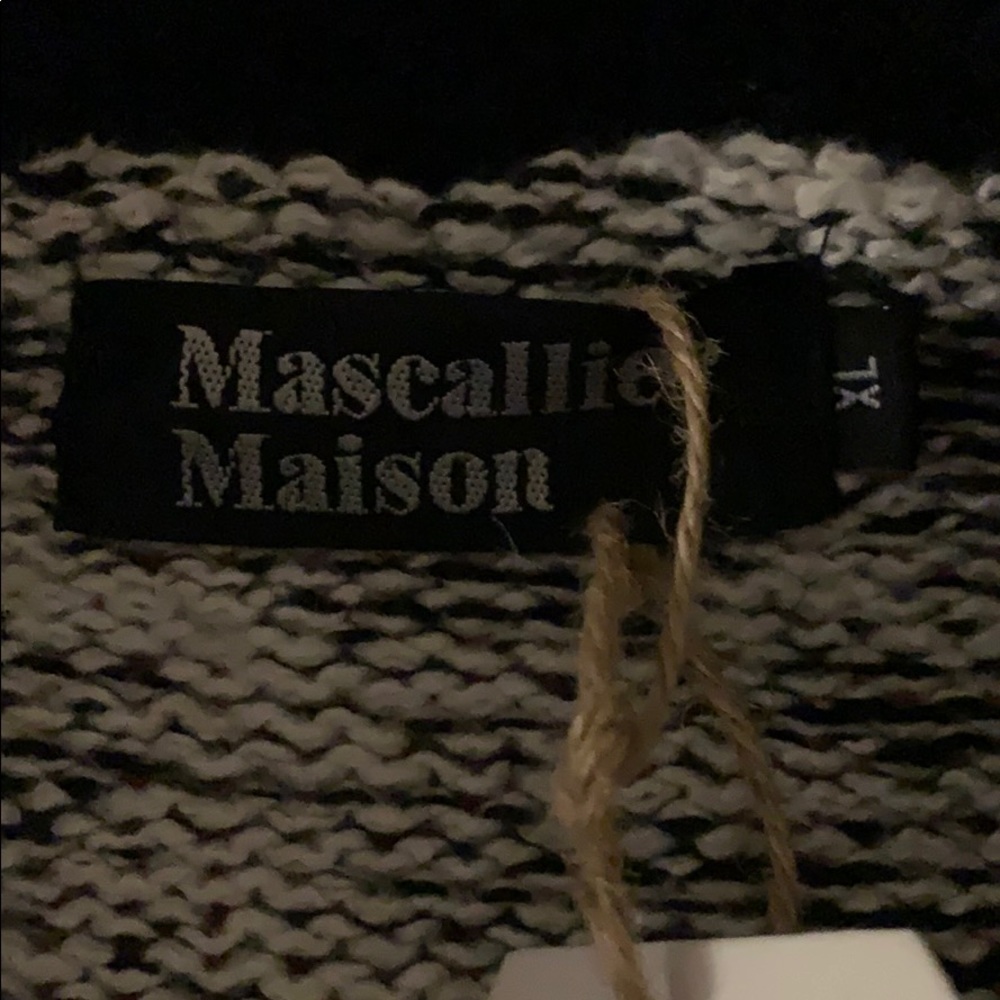 Sweater - Picture 2 of 2